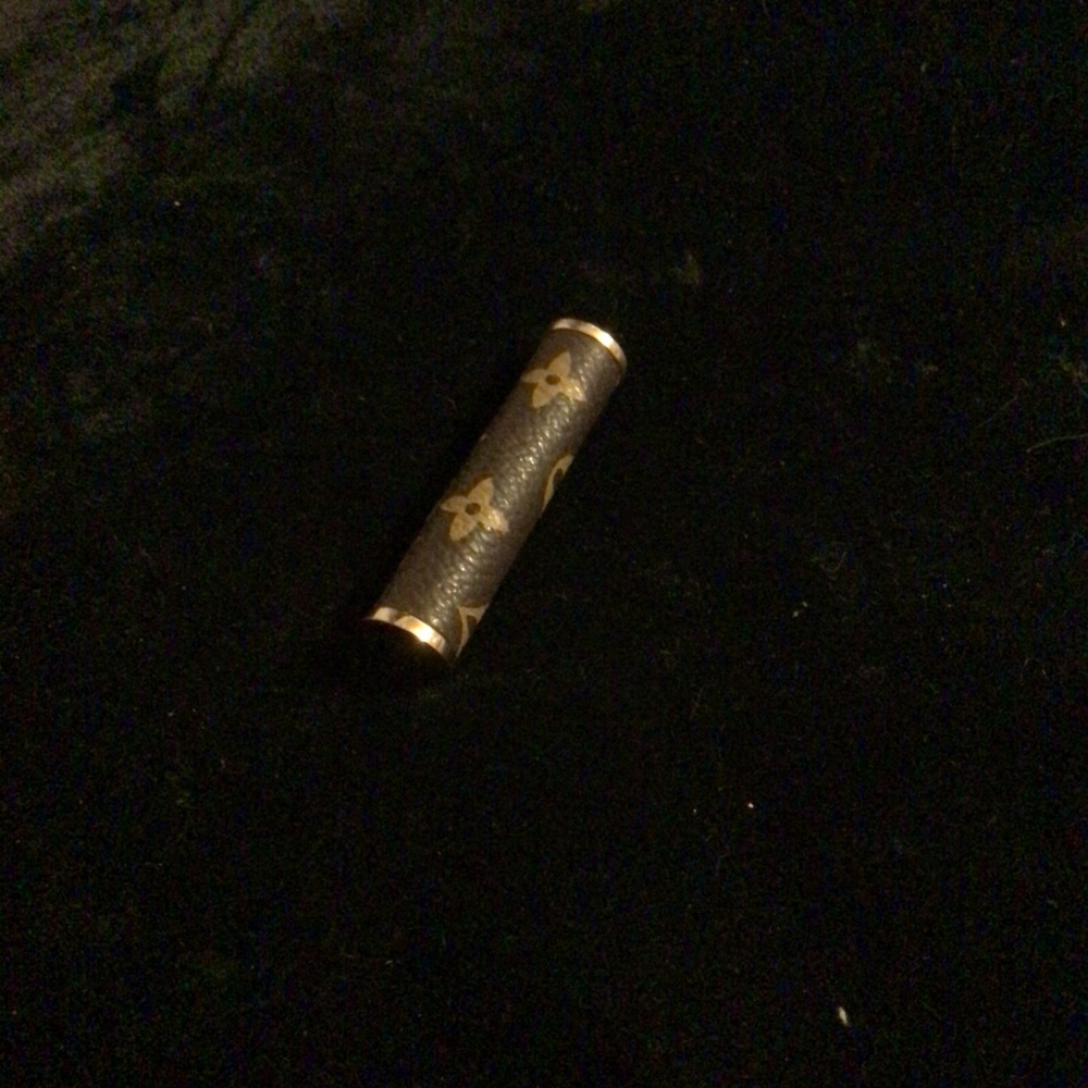 Louis vuitton 18k pendant